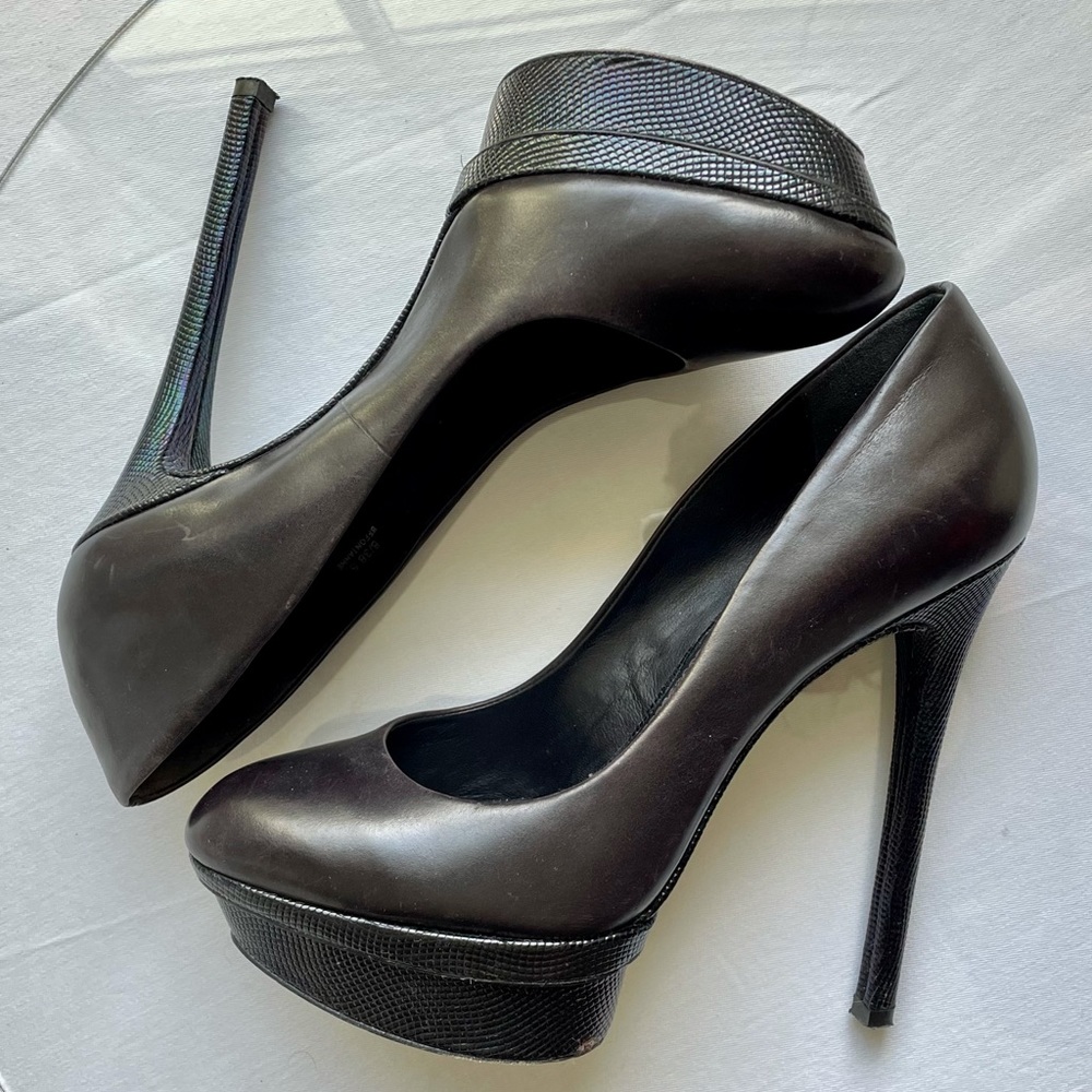 Brian Atwood Black Metallic Snakeskin pumps